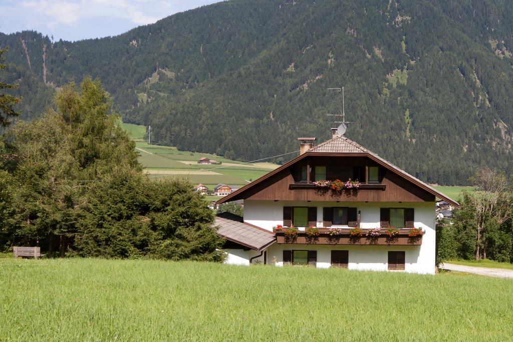 Oberlechnerhof Bed & Breakfast Rasun di Sopra Exterior photo